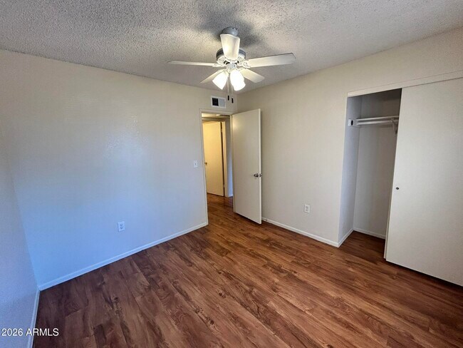 Building Photo - 3147 E Edgewood Ave