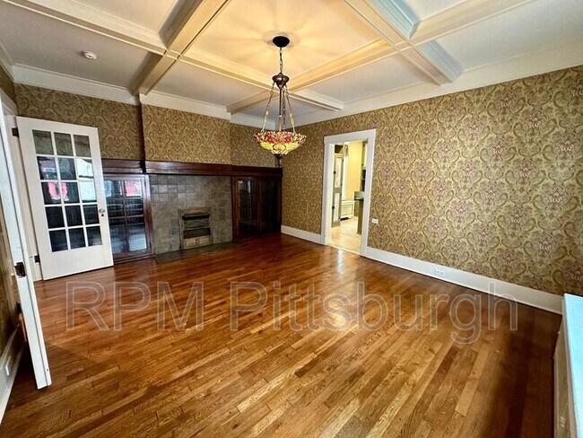 Building Photo - 1101 Linden Pl