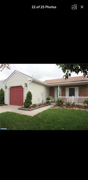 Building Photo - 8 White Stone Ct