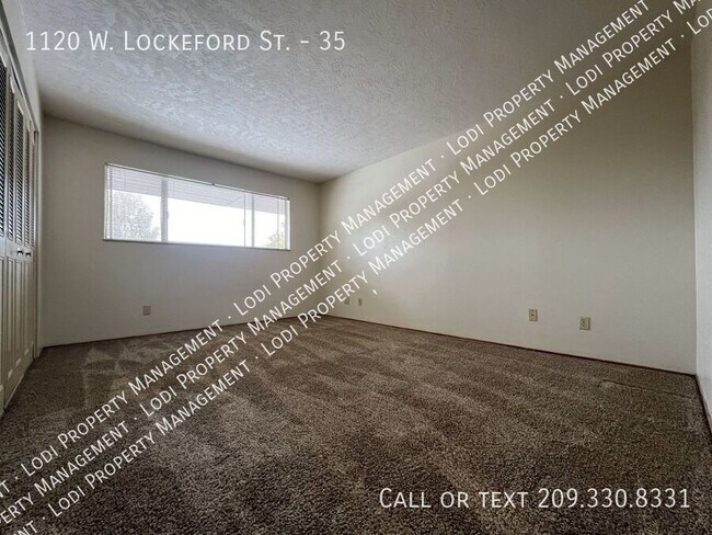Building Photo - 1120 W Lockeford St