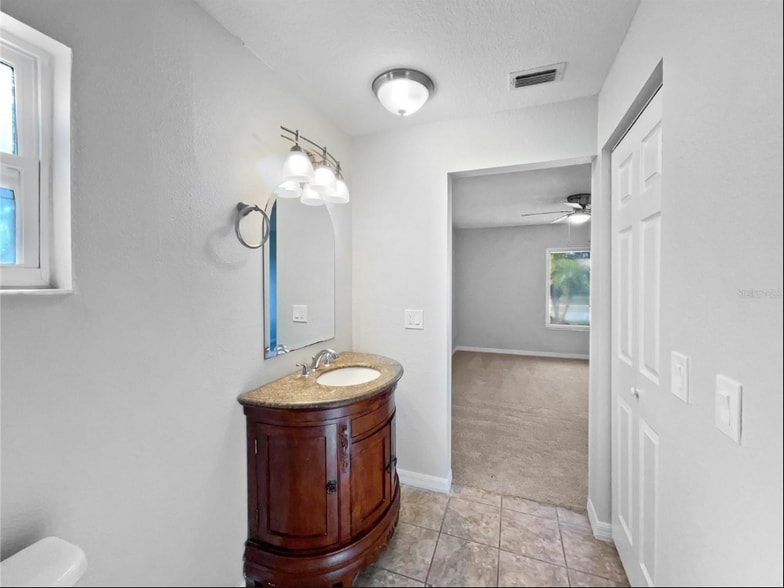 Building Photo - 831 Haulover Dr