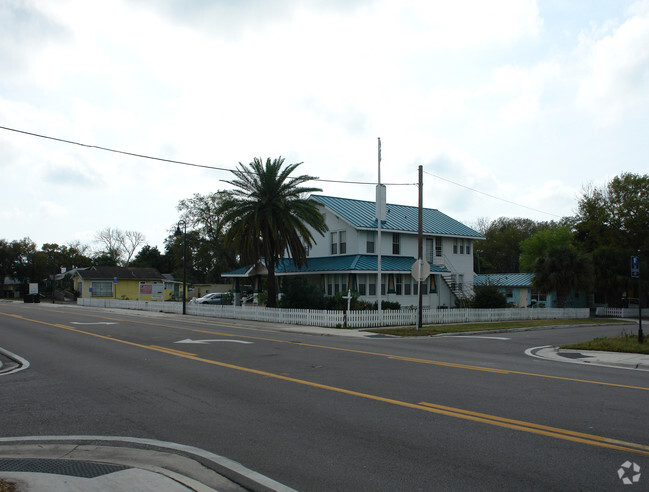 Building Photo - 1106 N Ft. Harrison Ave