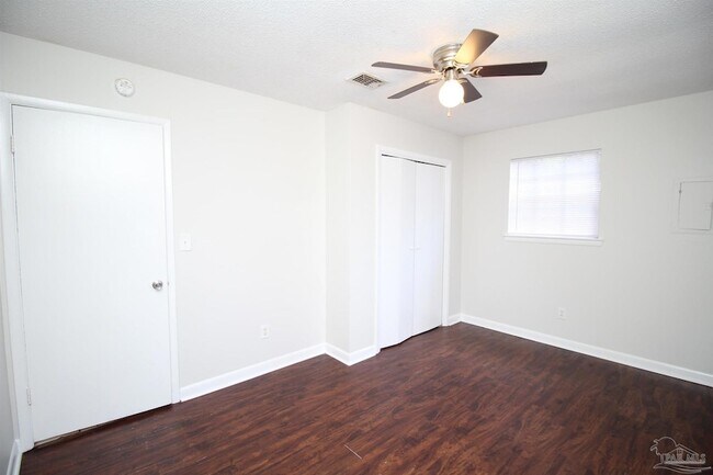 Building Photo - 5078 Barbara Ln