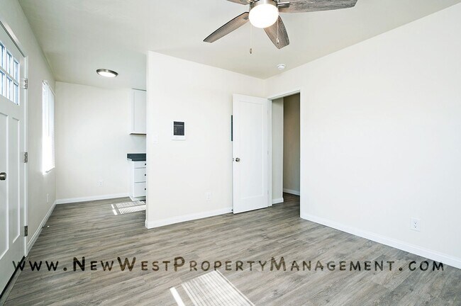 Building Photo - 557 22nd St