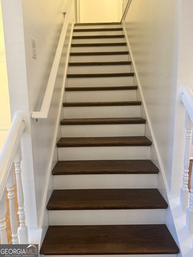 Building Photo - 1221 River Rush Ln NE