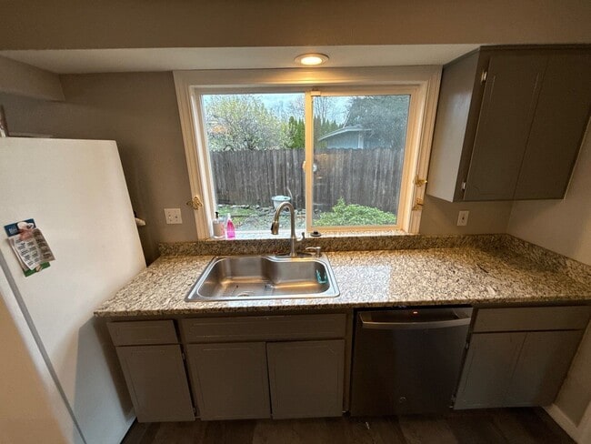 Building Photo - 3677 Carmelle Ct NE