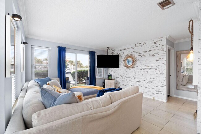 Building Photo - 300 Gulf Shore Dr