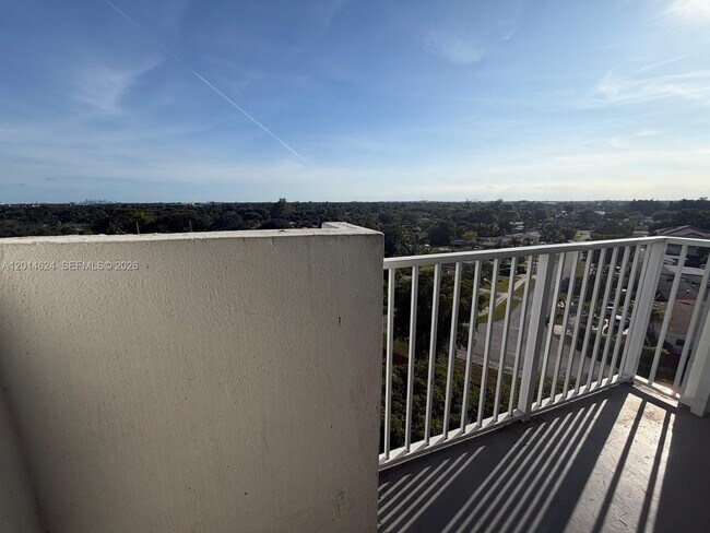 Building Photo - 1200 NE Miami Gardens Dr