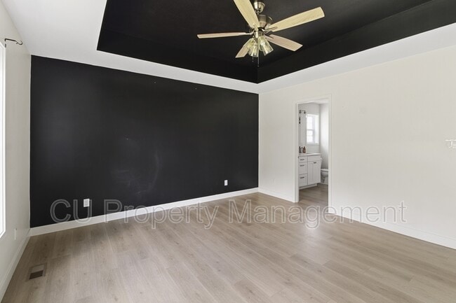 Building Photo - 709 N Abbey Rd