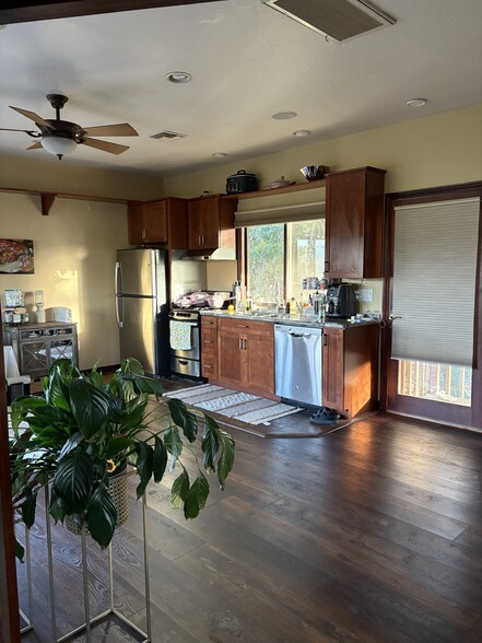 Kitchen - 2728 Lone Jack Rd