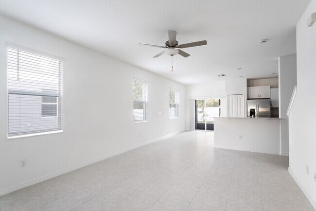 Building Photo - 2 MONTHS FREE!! APPLY NOW! 3 BED - 2.5 BATH