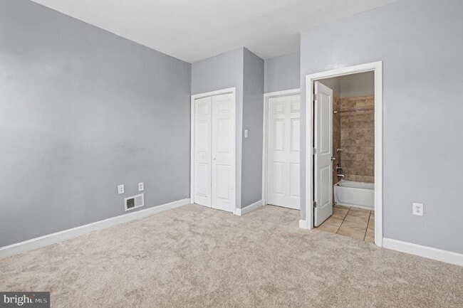 Building Photo - 407 W 28th St