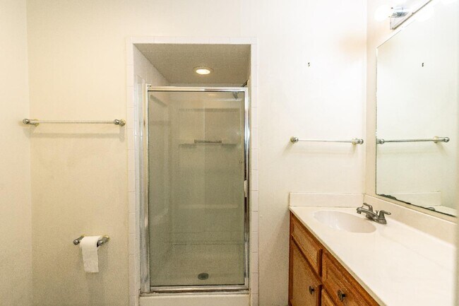 Building Photo - 2513 26th St