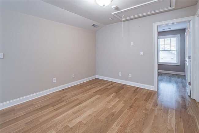 Building Photo - 1270 Fowler St
