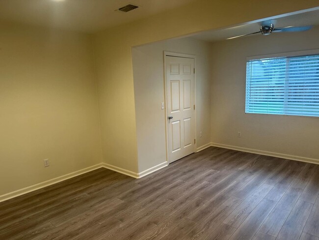 Building Photo - Newly Remodeled 3-Bedroom Home in Citrus H...