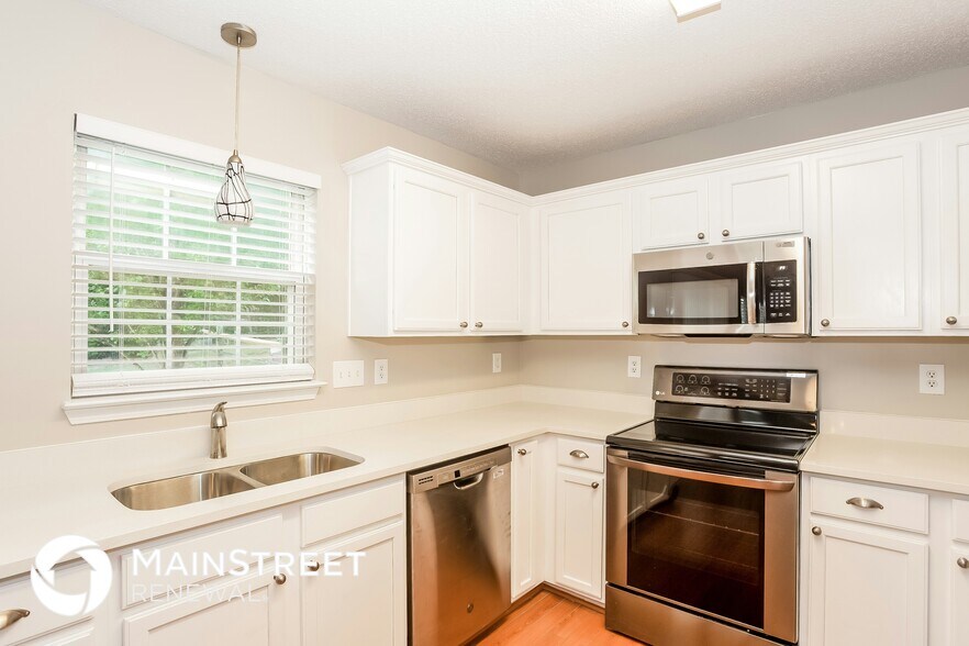 Building Photo - 12626 Deaton Hill Dr