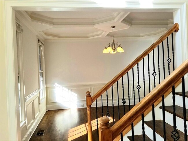 Building Photo - 3306 Chastain Ridge Dr