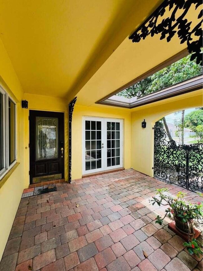 Building Photo - 7834 Edgewater Dr