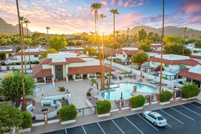 Building Photo - 5822 N Scottsdale Rd