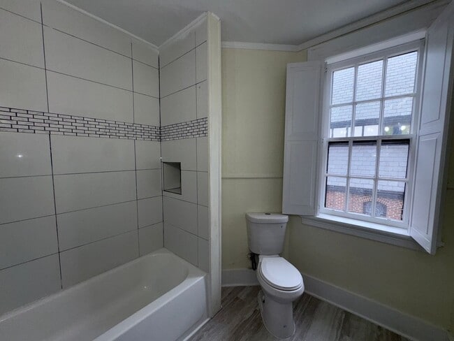 Building Photo - 1024 Quintard Ave