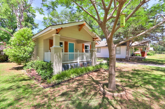 Building Photo - Remodeled Retreat w/ Covered Patio, Front ...