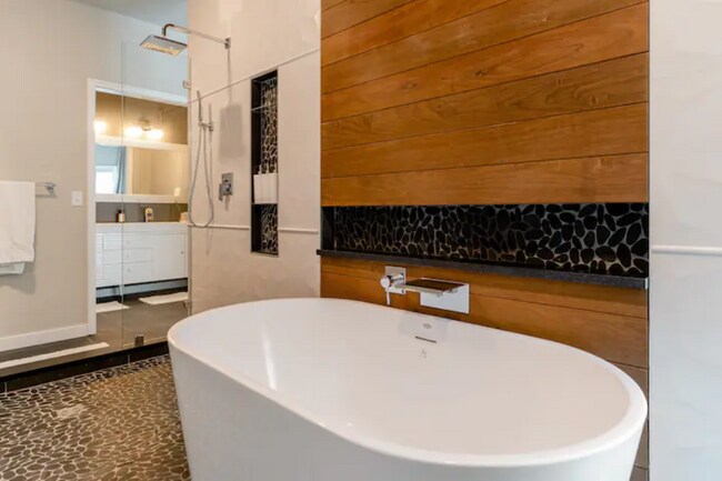 Building Photo - 1505 Jefferson St