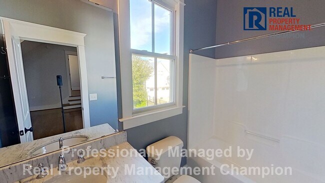 Building Photo - Exquisite Executive Home in Autumn Hall