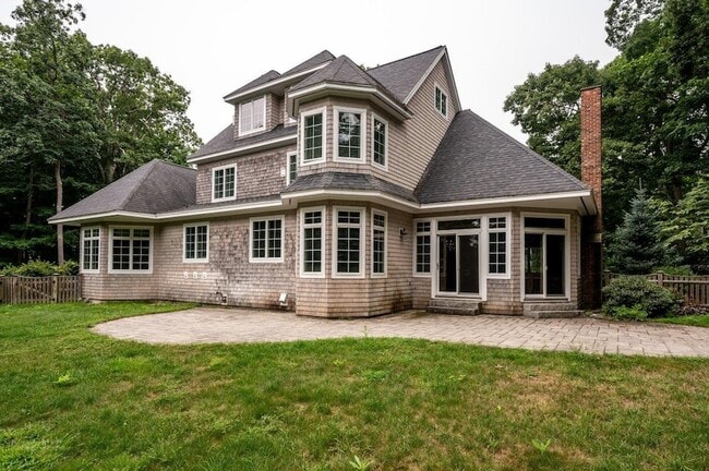 Building Photo - 61 Norwood Farms Rd