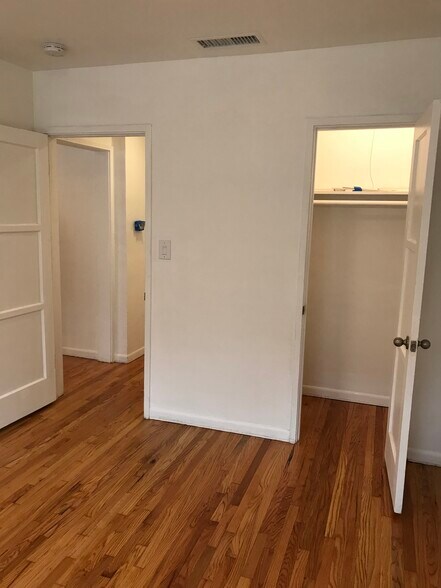 Building Photo - 2118 N Glenoaks Blvd