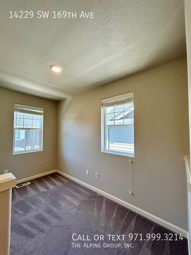 Building Photo - 14229 SW 169th Ave