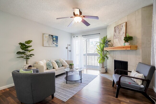 Primary Photo - 2 Bedroom/2 Bathroom Condo - Aurora - Lowe...