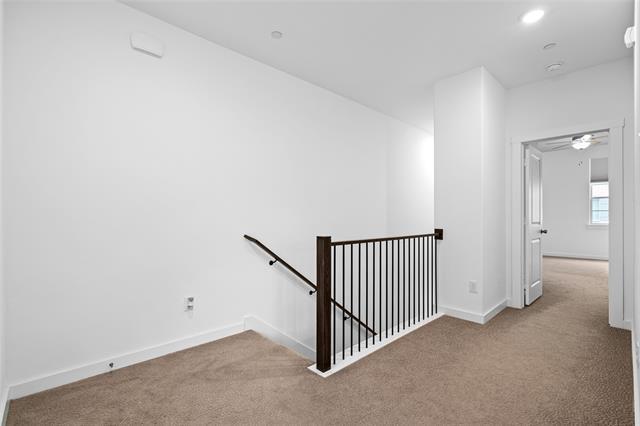 Building Photo - 2714 Parkview Pl