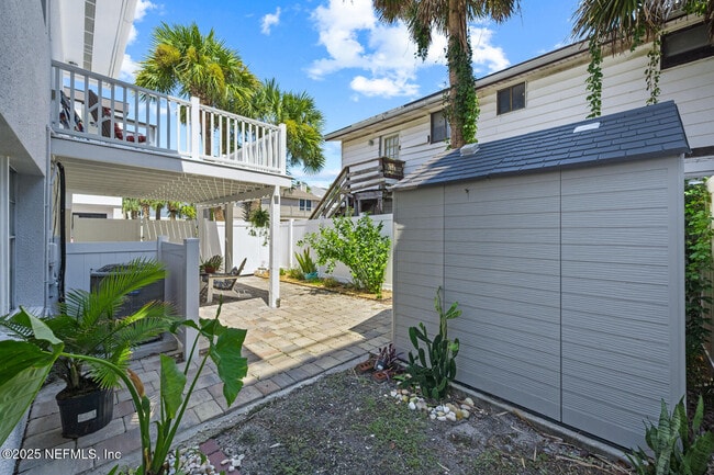 Building Photo - 2103 1st St S