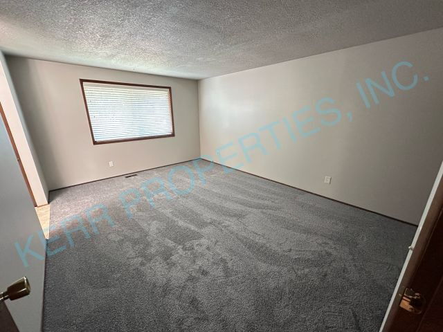 Building Photo - 3108 NE 140th Ave