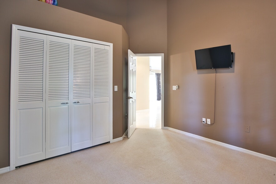 Guest Bedroom - 4700 Tivoli Ave