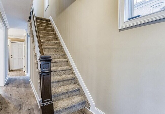 Building Photo - 3-Bed, 3-Bath in New Brunswick – Your Perfect Retreat!"