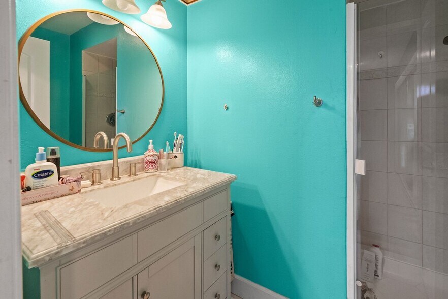 Building Photo - 28023 Ridgebrook Ct