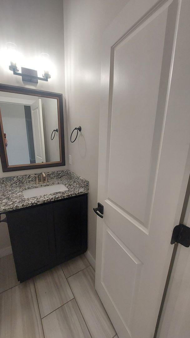 Building Photo - Beautiful 4 bedroom 2.5 bathroom home! READY NOW