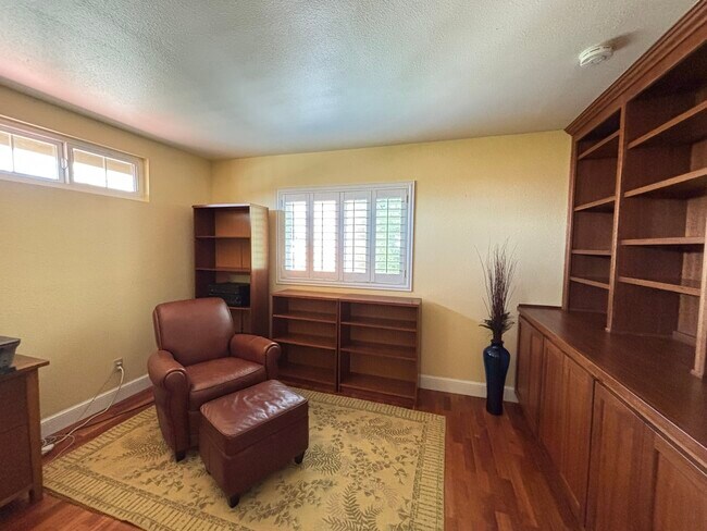 Building Photo - 8454 Sedorus St