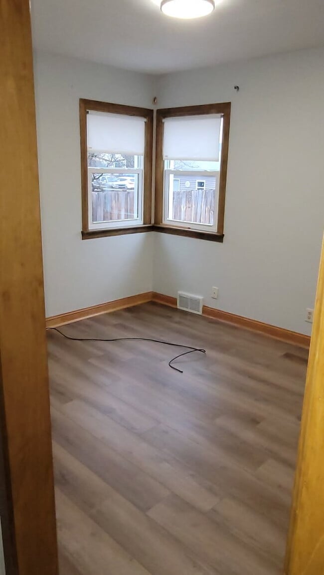 Building Photo - Koschak Properties