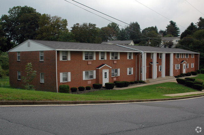Primary Photo - Orchard Hills Dr