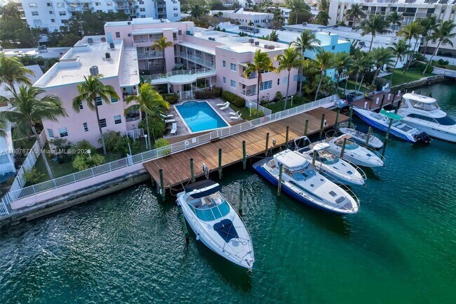 Primary Photo - 6881 Bay Dr