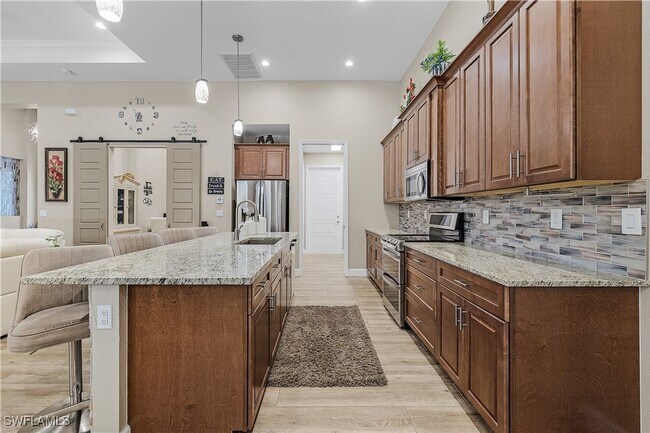 Building Photo - 2525 SW 27th Pl