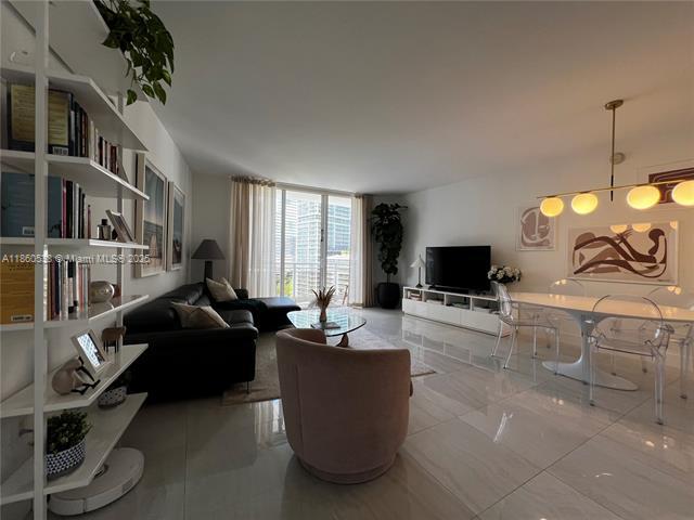 Building Photo - 901 Brickell Key Blvd