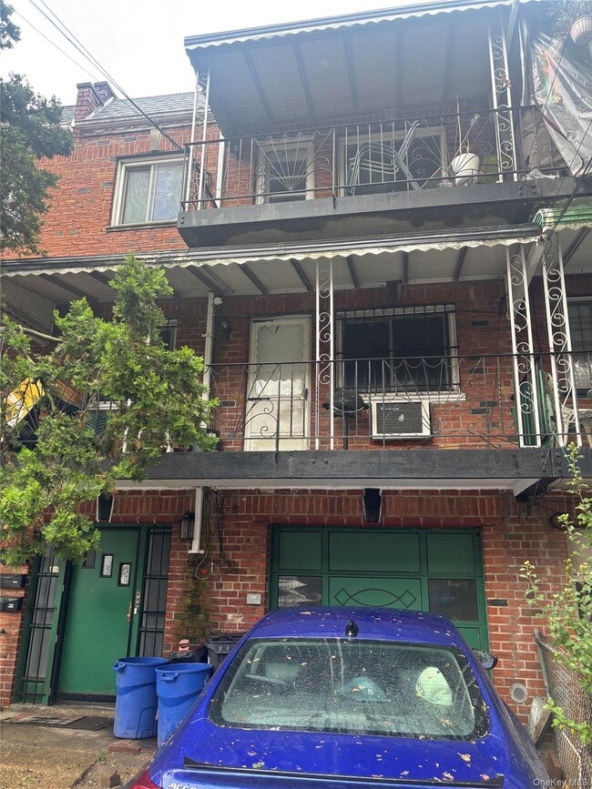Primary Photo - 654 Hegeman Ave