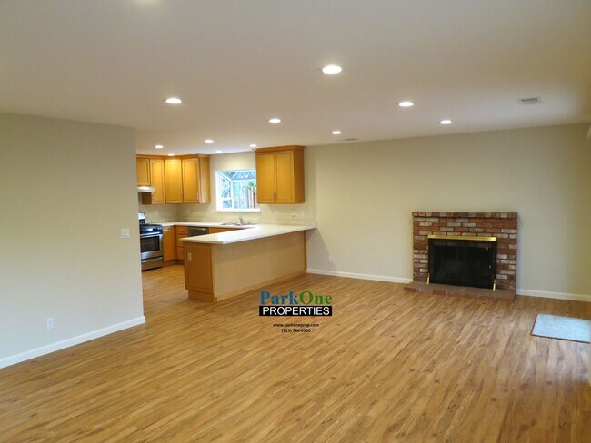 Building Photo - 5446 Louisiana Dr