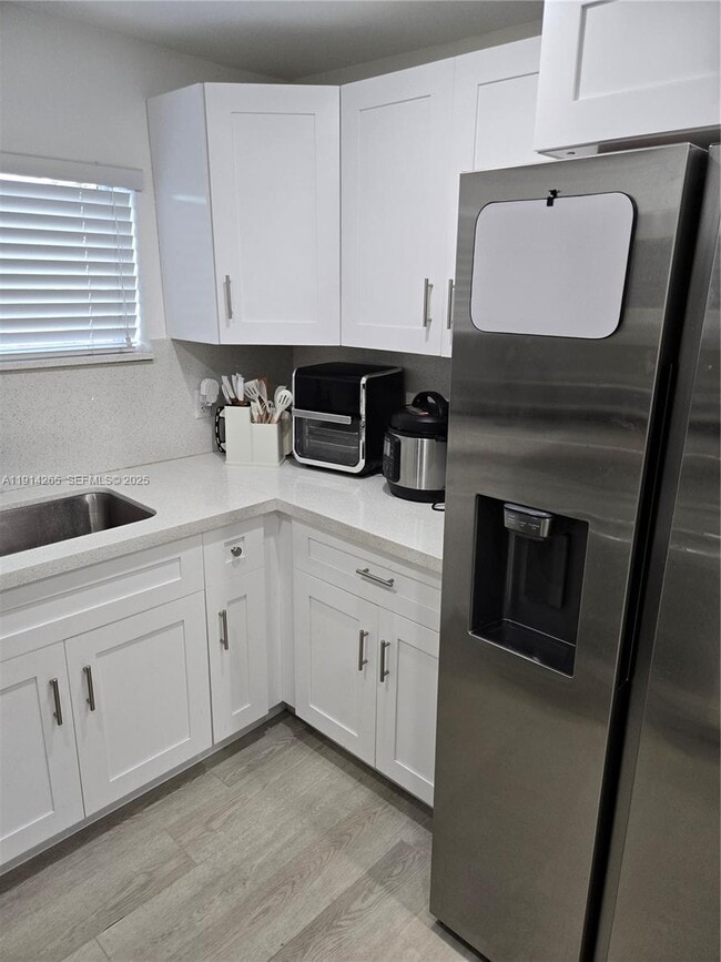 Building Photo - 1420 NW 116th St