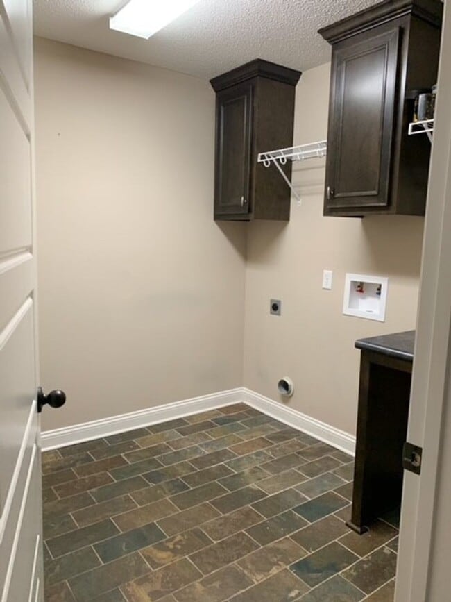 Building Photo - Beautiful home in Knights Mill S/D