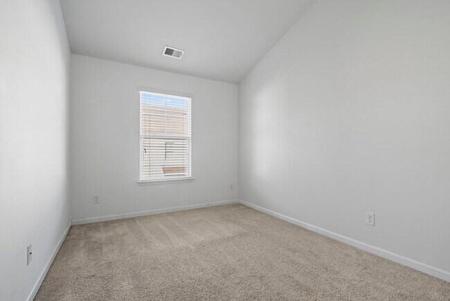 Building Photo - 1117 Fairway Ln