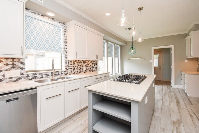 Building Photo - 755 Last Arrow Dr